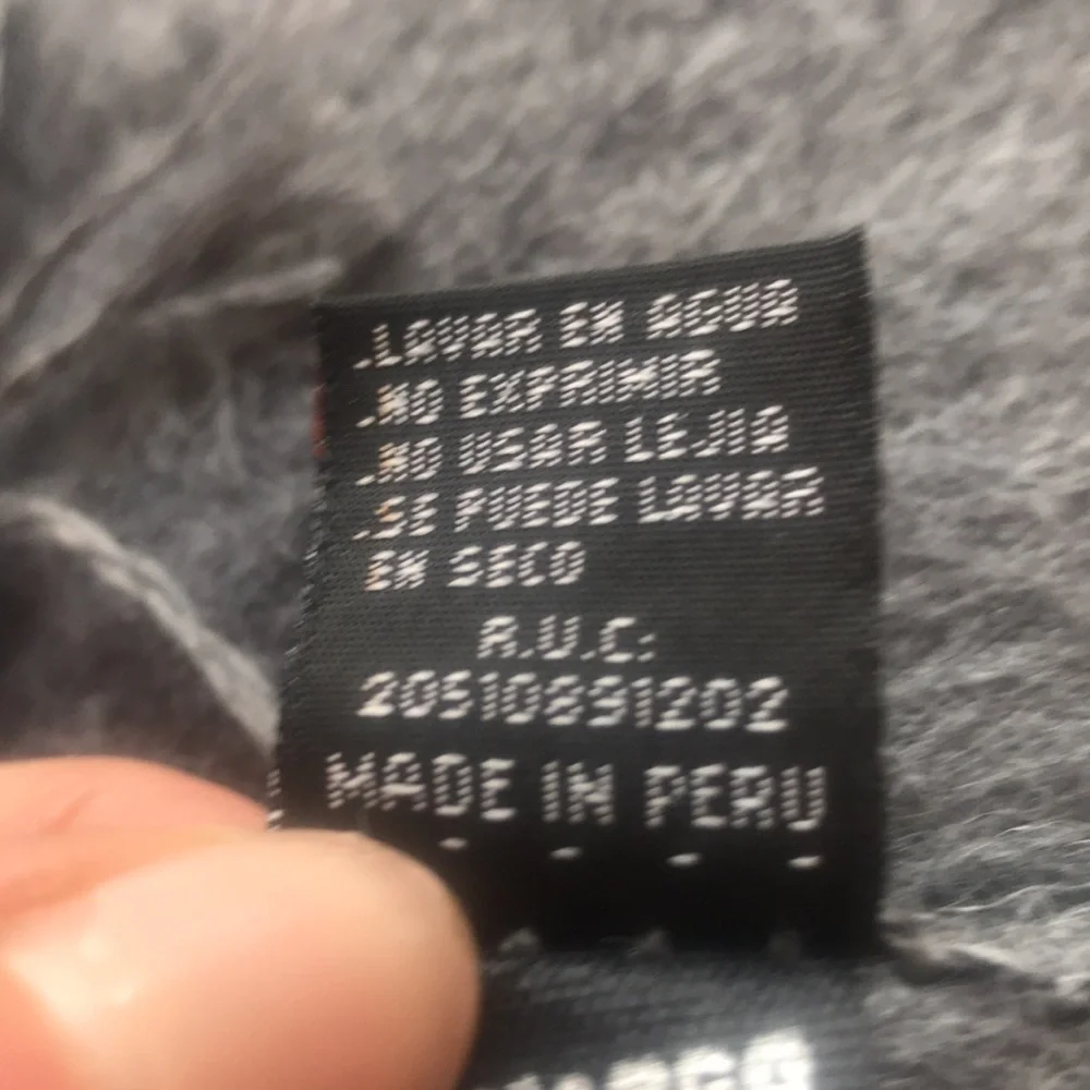 Camargo Peruvian Alpaca Blend Gray Scarf EUC